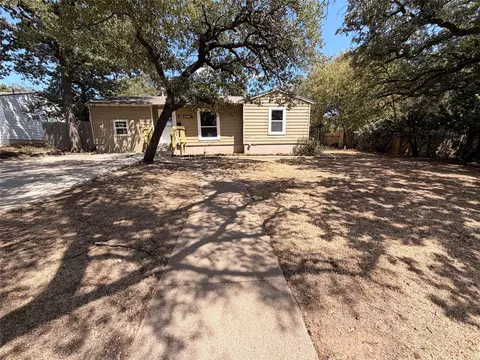 2613 Stark St, Fort Worth, TX 76112