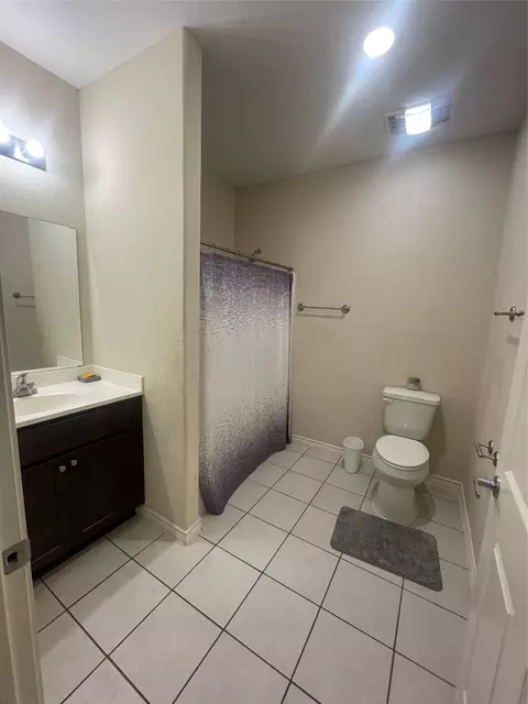 Bath - 5335 Bettes Ln, Beaumont, TX 77708 photo 1 of 1