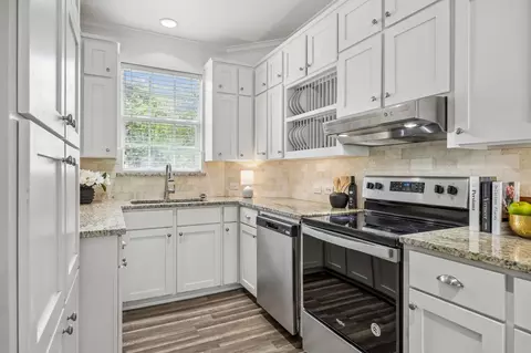 2113 Parkview, Carrollton, TX 75006