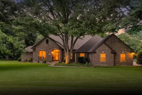 515 Seneca Dr, Waxahachie, TX 75165