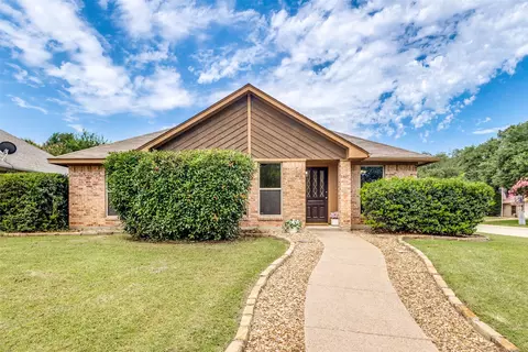 1425 Misty Hollow St, Denton, TX 76209