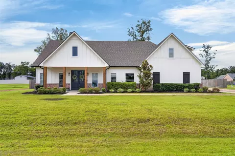 690 Popsi Ln, Stonewall, LA 71078