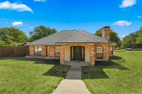 8712 Lake Country Dr, Fort Worth, TX 76179