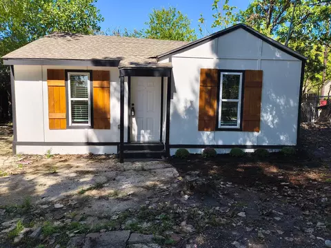 105 Short St, Farmersville, TX 75442