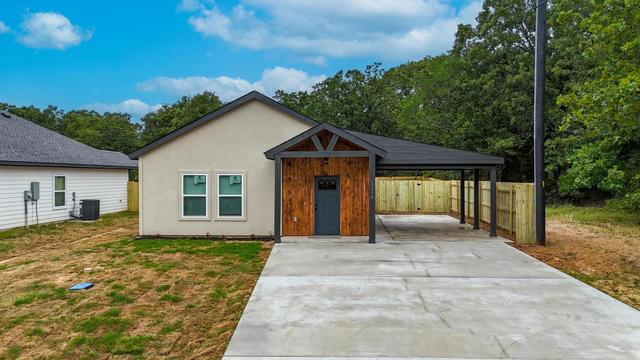 114 Bowie St, Mabank, TX 75156