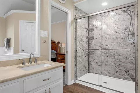 Bath - 4000 Fox Rdg, Lorena, TX 76655 photo 3 of 4