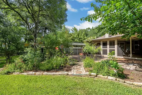 Exterior - 4000 Fox Rdg, Lorena, TX 76655 photo 7 of 12