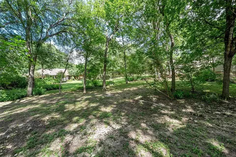 Exterior - 4000 Fox Rdg, Lorena, TX 76655 photo 8 of 12
