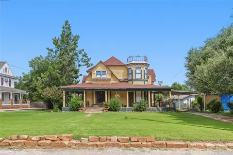 607 Coggin Ave, Brownwood, TX 76801