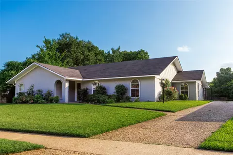 7500 Camelback Dr, Shreveport, LA 71105