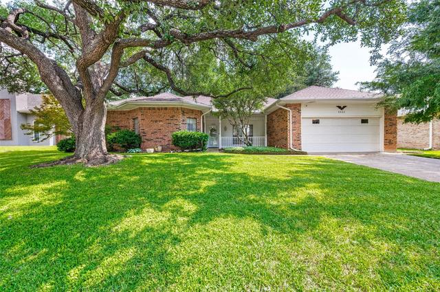 2522 Danny Ln, Farmers Branch, TX 75234
