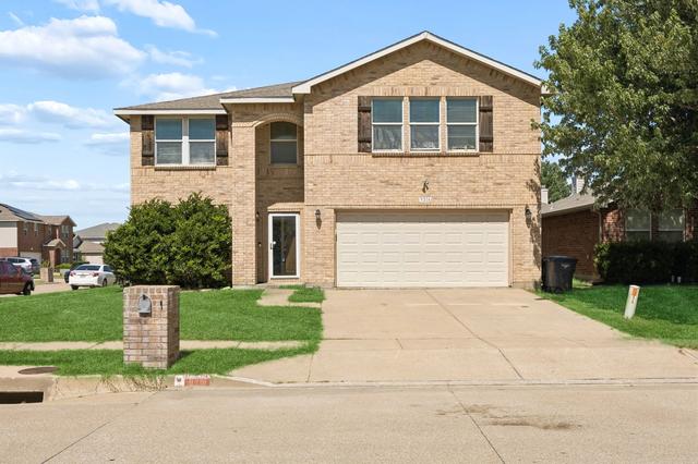 9216 Old Clydesdale Dr, Fort Worth, TX 76123