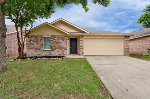 829 Santa Rosa Dr, Haslet, TX 76052