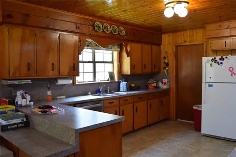 Kitchen - 776 Methodist Camp Rd, Minden, LA 71055 photo 2 of 2