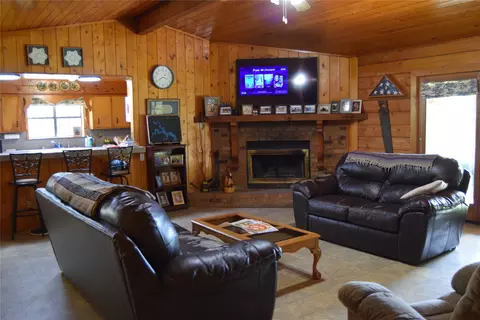 Living - 776 Methodist Camp Rd, Minden, LA 71055 photo 1 of 3