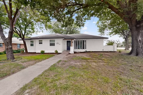 906 Pinedale Ln, Dallas, TX 75241