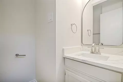 Bath - 4938 Rolling Vis, Mesquite, TX 75150 photo 1 of 3