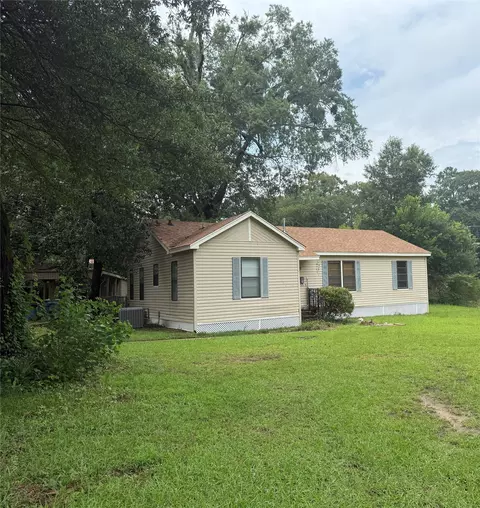 Exterior - 123 Washington St, Minden, LA 71055 photo 8 of 9