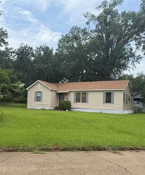 Exterior - 123 Washington St, Minden, LA 71055 photo 4 of 9
