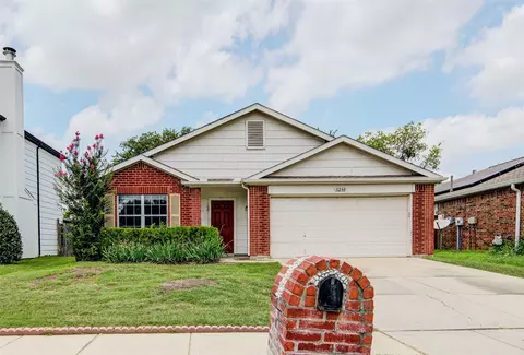 3240 Bent Creek Dr, Denton, TX 76210