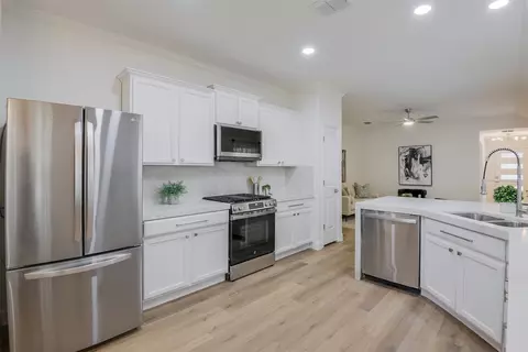 2828 Houston Wood Dr, Fort Worth, TX 76244
