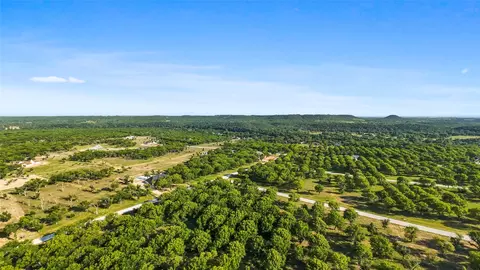2537 Buckskin Dr, Granbury, TX 76049