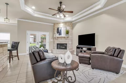 Living - 910 Springdale Ln, Lorena, TX 76655 photo 2 of 2