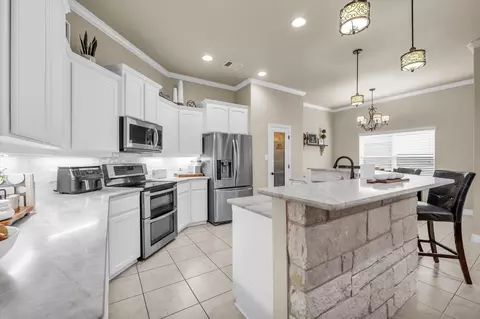 Kitchen - 910 Springdale Ln, Lorena, TX 76655 photo 2 of 3