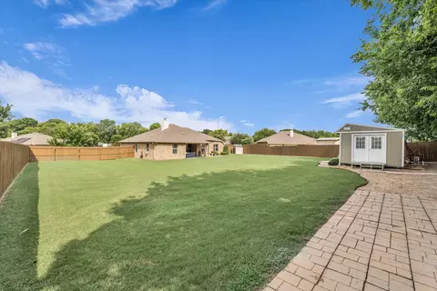 Exterior - 910 Springdale Ln, Lorena, TX 76655 photo 3 of 4