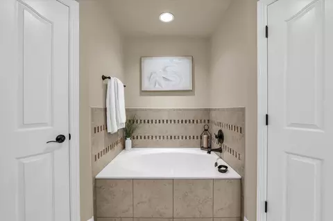 Bath - 910 Springdale Ln, Lorena, TX 76655 photo 1 of 5