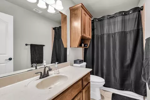 Bath - 910 Springdale Ln, Lorena, TX 76655 photo 4 of 5