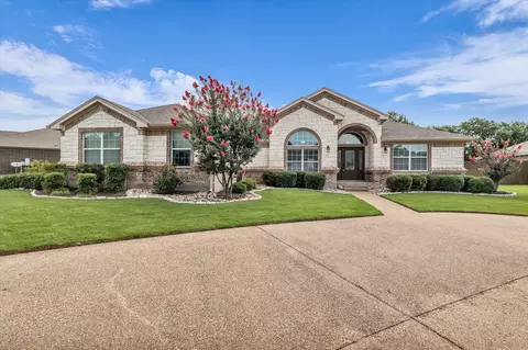 910 Springdale Ln, Lorena, TX 76655
