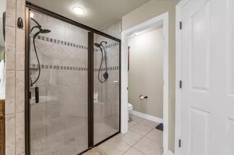 Bath - 910 Springdale Ln, Lorena, TX 76655 photo 3 of 5