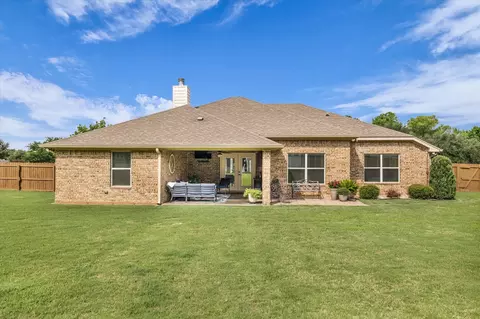 Exterior - 910 Springdale Ln, Lorena, TX 76655 photo 2 of 4