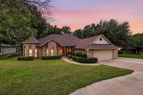 4111 Cimmaron Trl, Granbury, TX 76049