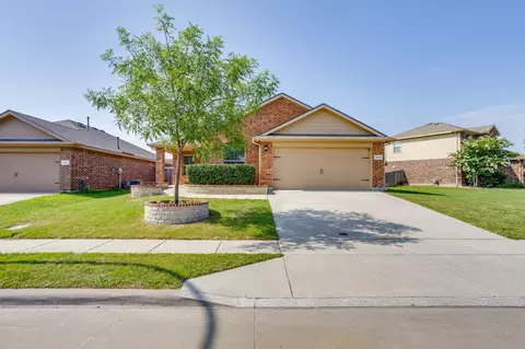 1229 Walnut Cliff Ct, Fort Worth, TX 76179