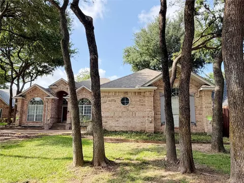 2 Mistywood Ct, Mansfield, TX 76063