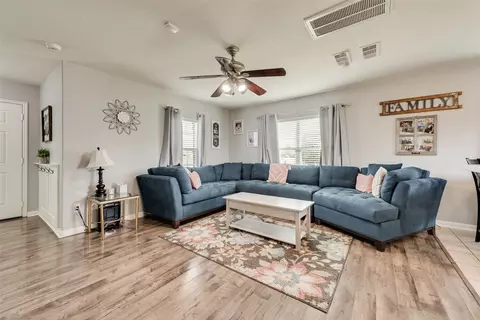 149 Cattlemans Creek Rd, Newark, TX 76071