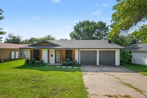 325 Clary Dr, Mesquite, TX 75149