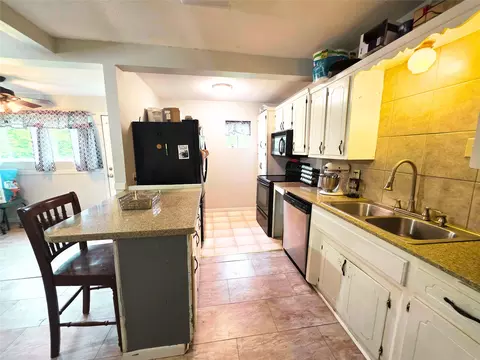Kitchen - 4214 Valview Dr, Waco, TX 76708 photo 3 of 4