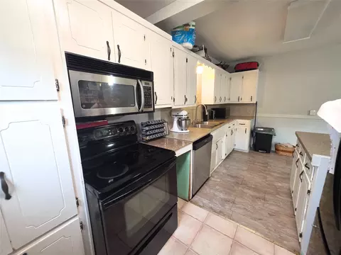 Kitchen - 4214 Valview Dr, Waco, TX 76708 photo 2 of 4
