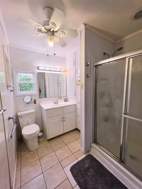 Bath - 4214 Valview Dr, Waco, TX 76708 photo 1 of 3