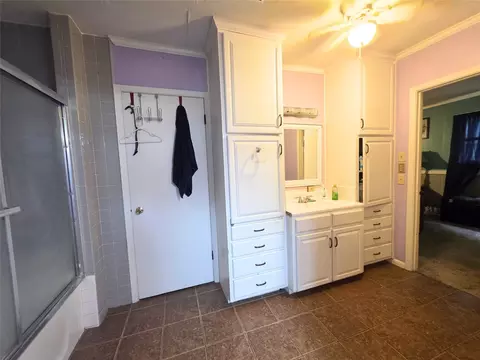 Bath - 4214 Valview Dr, Waco, TX 76708 photo 3 of 3