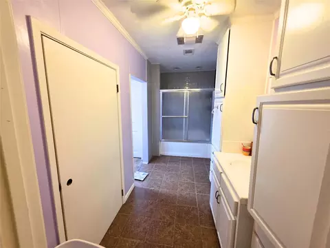 Bath - 4214 Valview Dr, Waco, TX 76708 photo 2 of 3