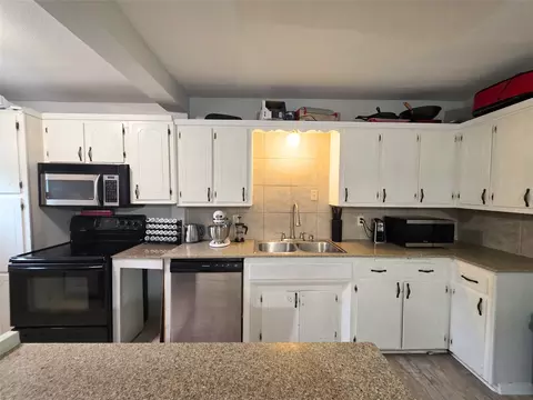 Kitchen - 4214 Valview Dr, Waco, TX 76708 photo 1 of 4