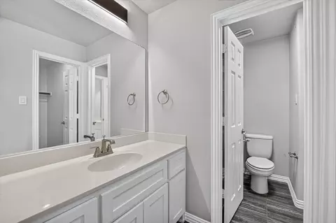 Bath - 560 Featherstone Ln, Prosper, TX 75078 photo 5 of 6