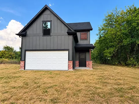 305 Augustus St, Trenton, TX 75490