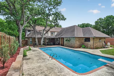 2304 Wakeforest Ct, Arlington, TX 76012