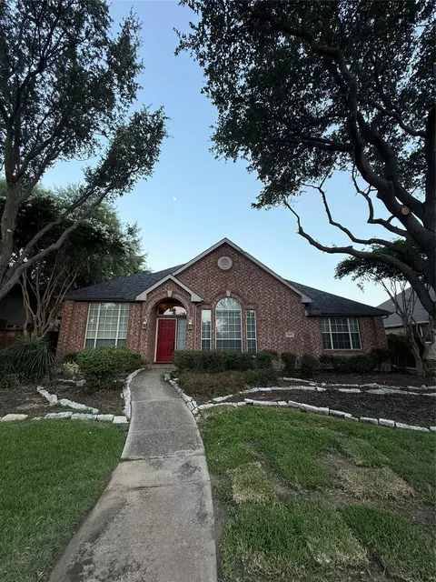 1645 Castle Pines Dr, Frisco, TX 75034
