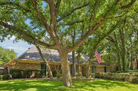6102 Waterview Dr, Arlington, TX 76016